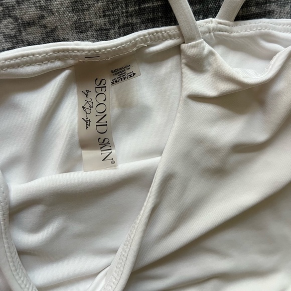 Second Skin Crop Tanks - Bundle of 2 - Picture 3 of 4